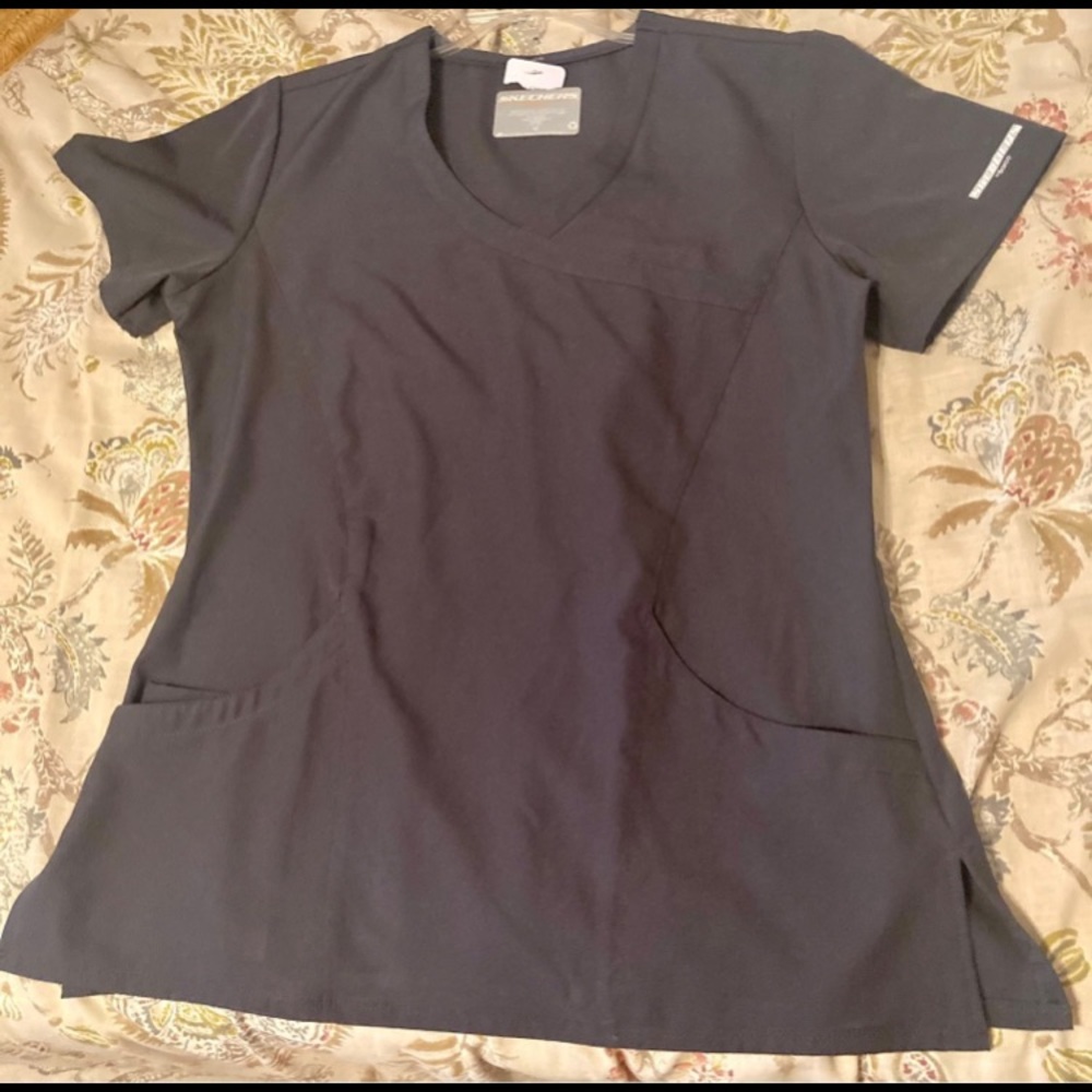Skechers NWOT grey scrub top